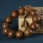 Rosewood Green Sandalwood Small Leaf Red Sandalwood Dragon Carved Protection Bracelet - Image 3